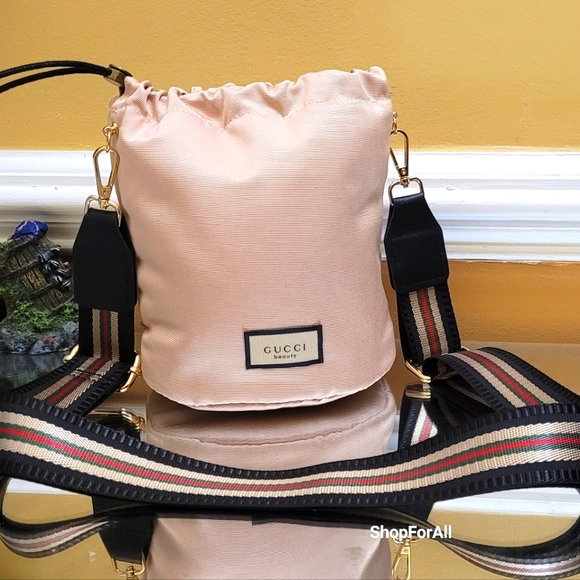 Gucci drawstrings with belt bag - Picture 1 of 12